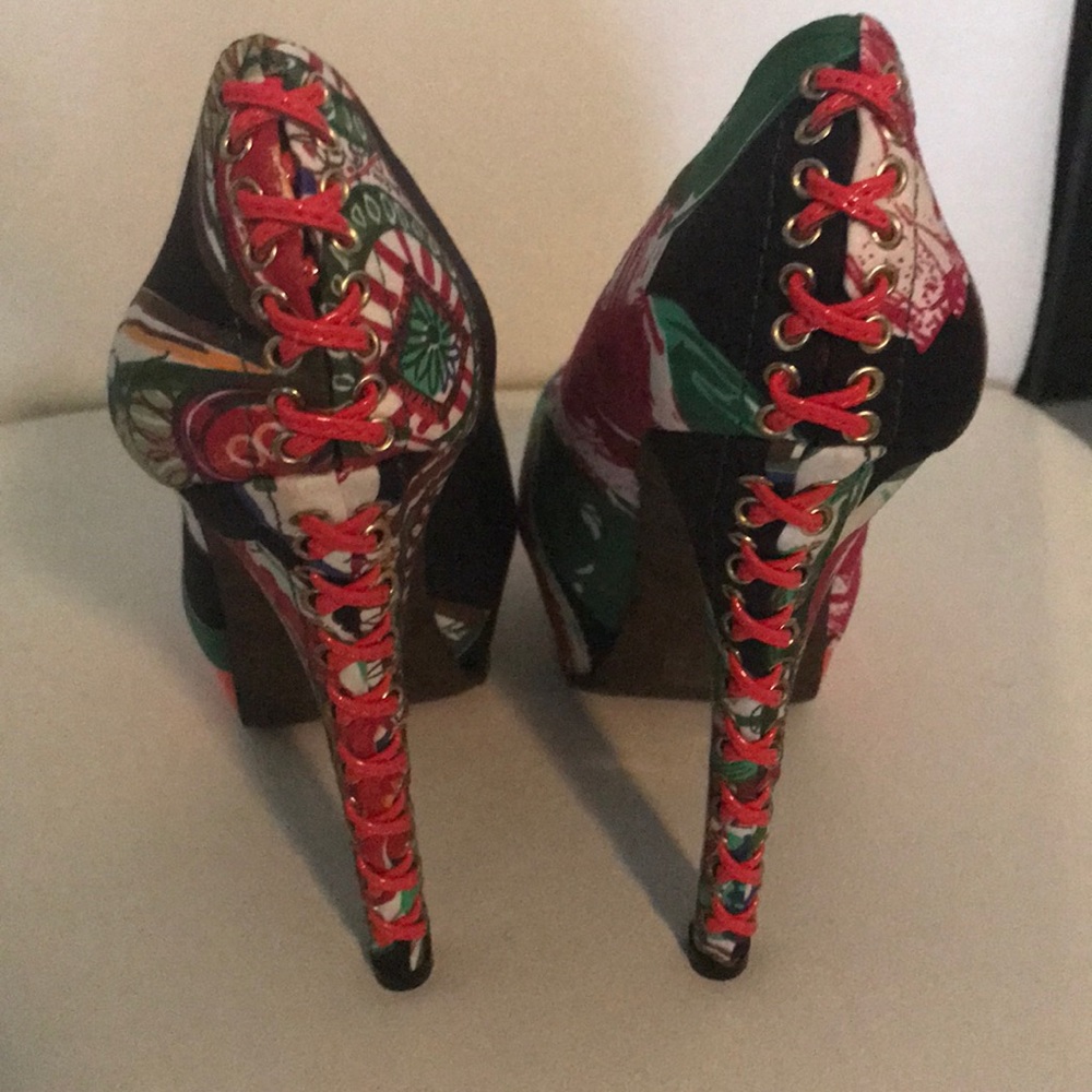 Besty Johnson Multi Color Pumps - Picture 6 of 8
